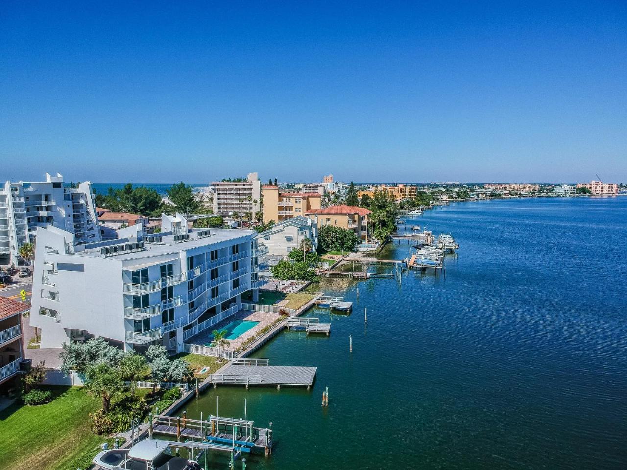 Provident Oceana Beachfront Suites St. Pete Beach Buitenkant foto